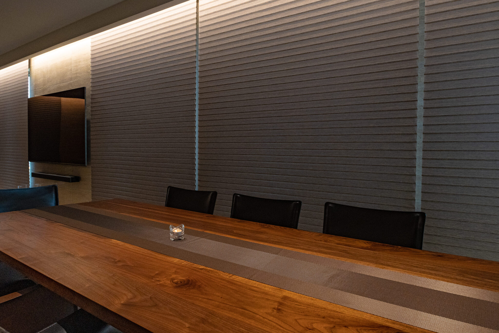 緑景をデザインする別荘の窓辺