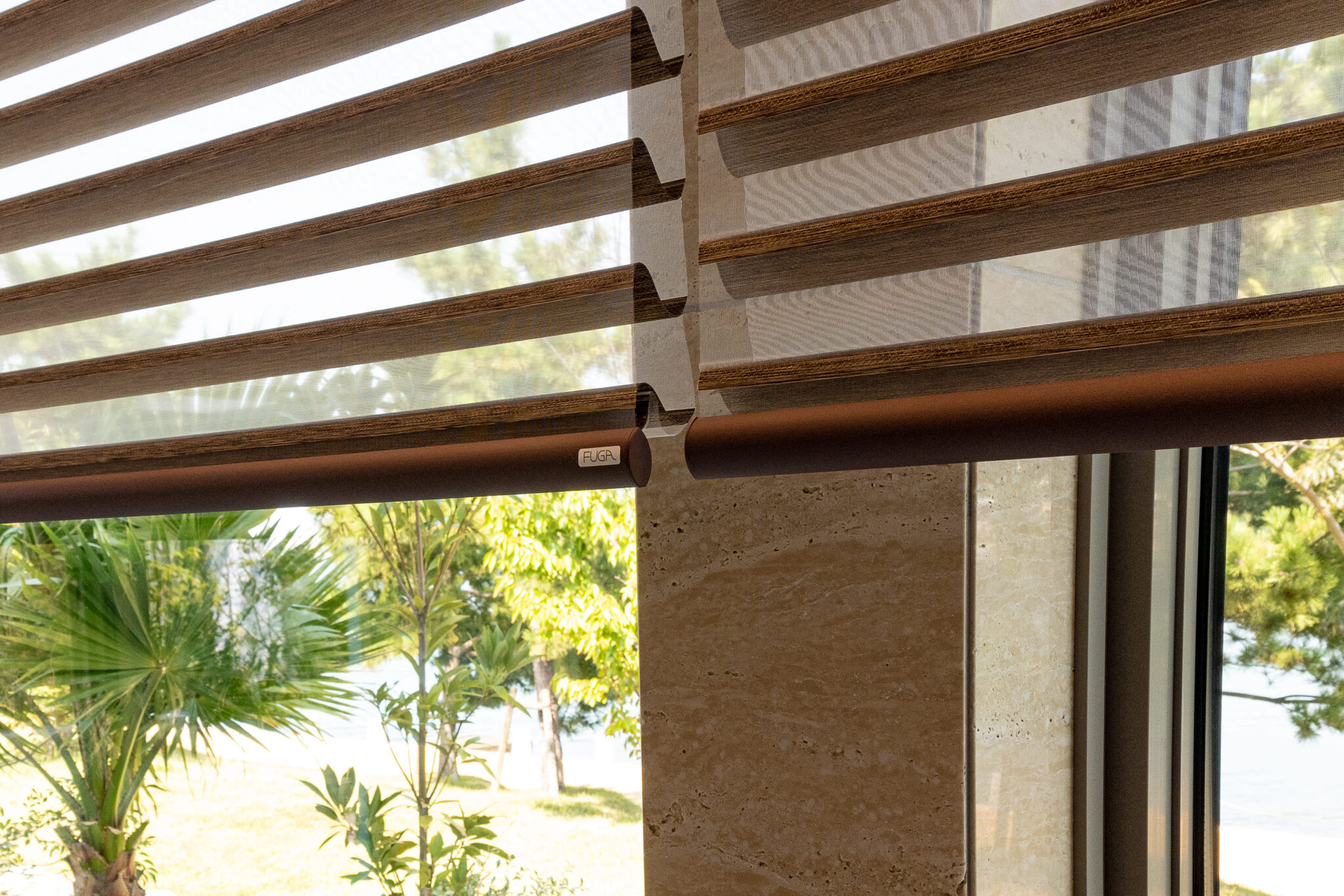 緑景をデザインする別荘の窓辺