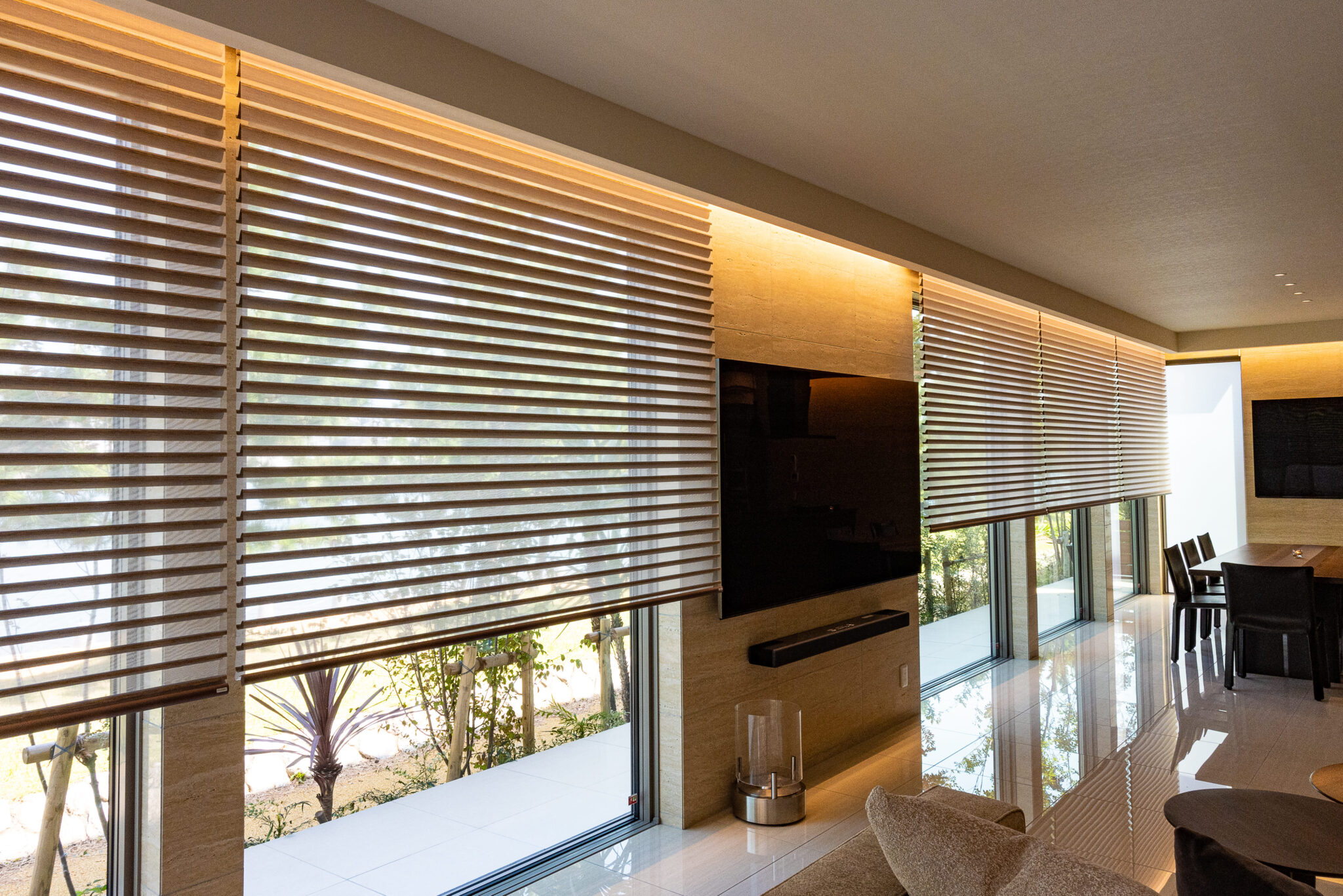 緑景をデザインする別荘の窓辺