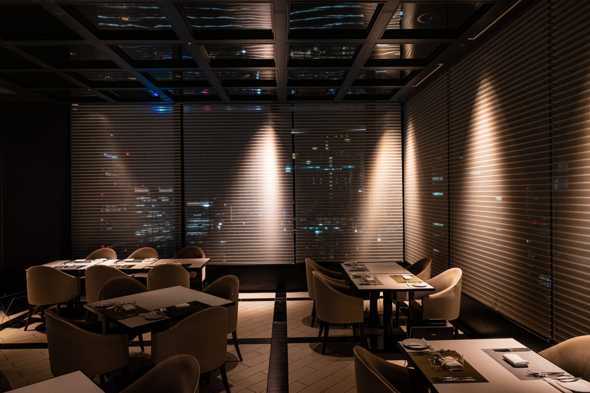 大都会を移す美窓辺に（BREEZE OF TOKYO）