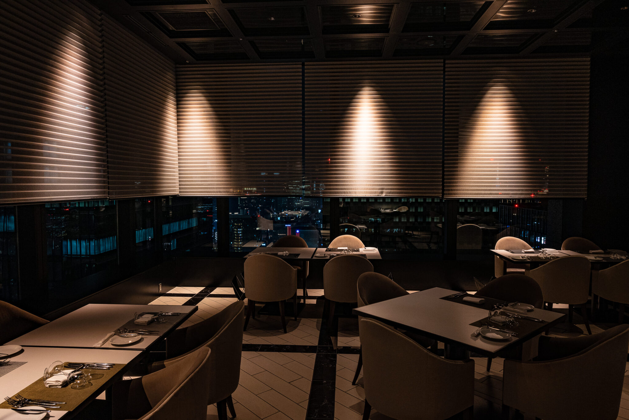 大都会を移す美窓辺に（BREEZE OF TOKYO）