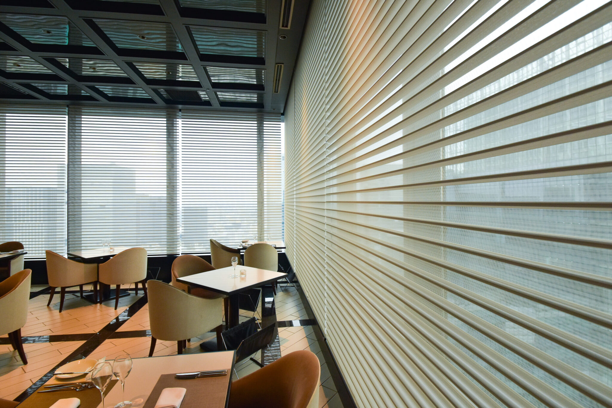 大都会を移す美窓辺に（BREEZE OF TOKYO）