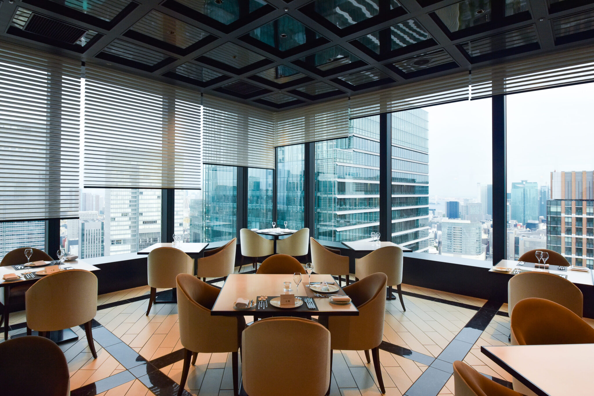 大都会を移す美窓辺に（BREEZE OF TOKYO）